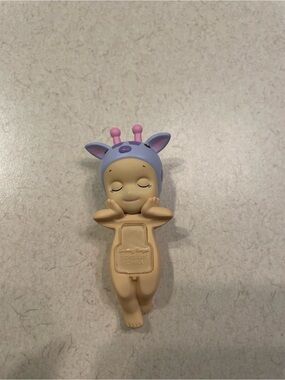 Sonny Angel Hipper - Dreaming purple giraffe